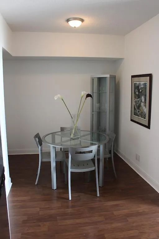 Apartment Marilyn Monroe Furnished Suites By Mirage Mississauga