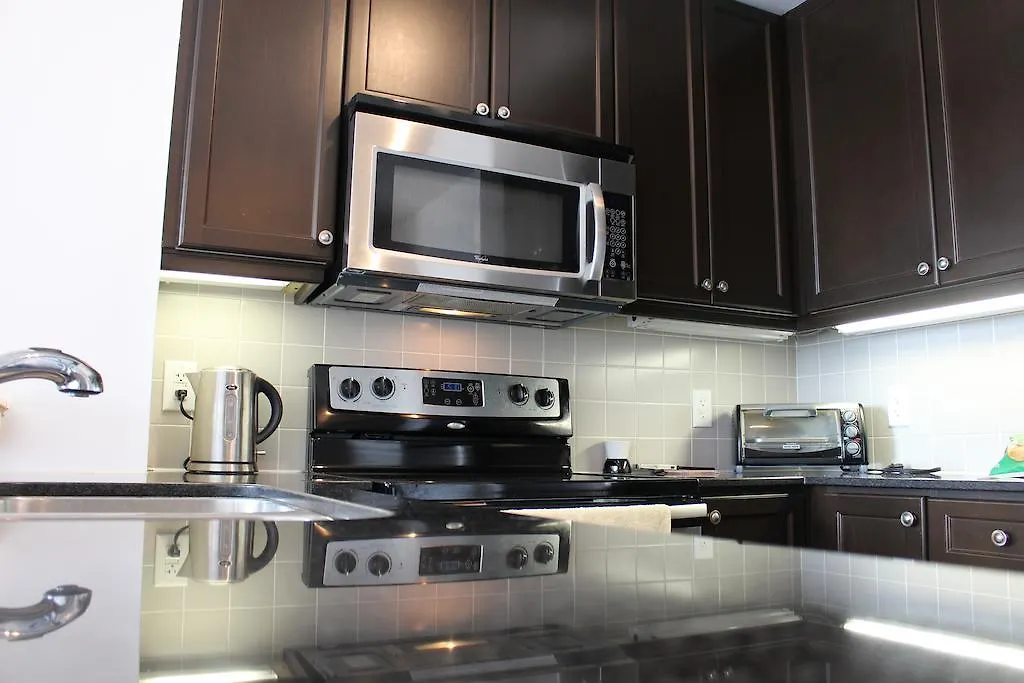 Apartment Marilyn Monroe Furnished Suites By Mirage Mississauga