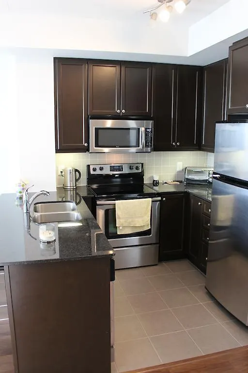 Apartment Marilyn Monroe Furnished Suites By Mirage Mississauga Canada