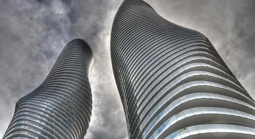 Marilyn Monroe Furnished Suites By Mirage Mississauga Apartment