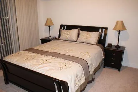 Marilyn Monroe Furnished Suites By Mirage Mississauga Canada