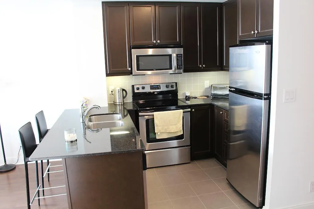 Marilyn Monroe Furnished Suites By Mirage Mississauga